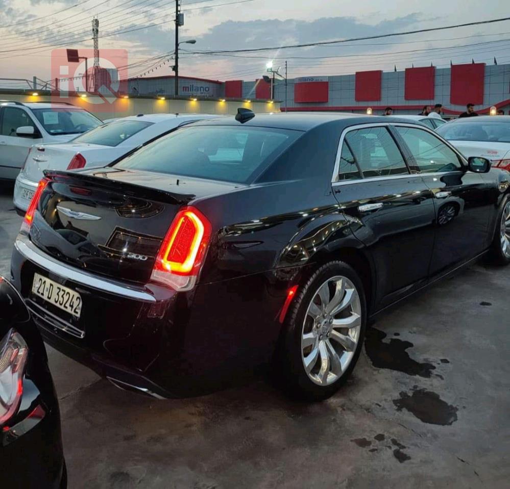 کرایسلەر 300